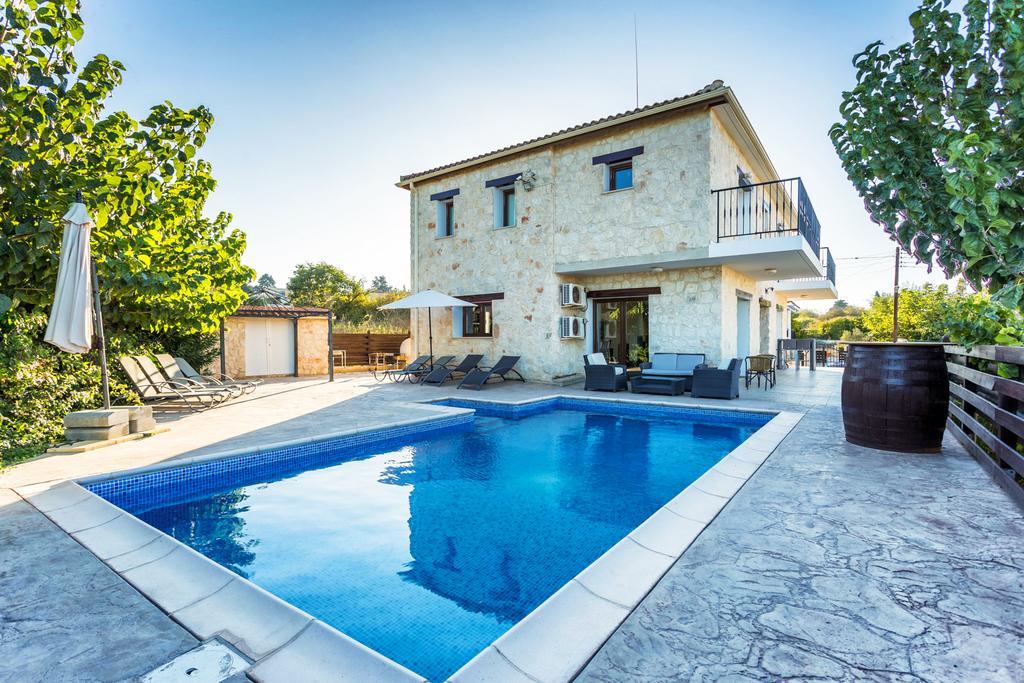 Villa Nikolina Dhrousha Екстер'єр фото