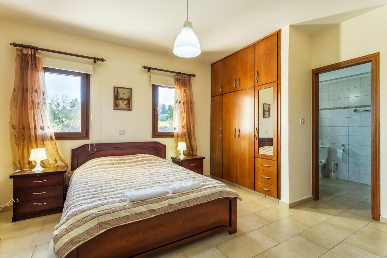 Villa Nikolina Dhrousha Екстер'єр фото