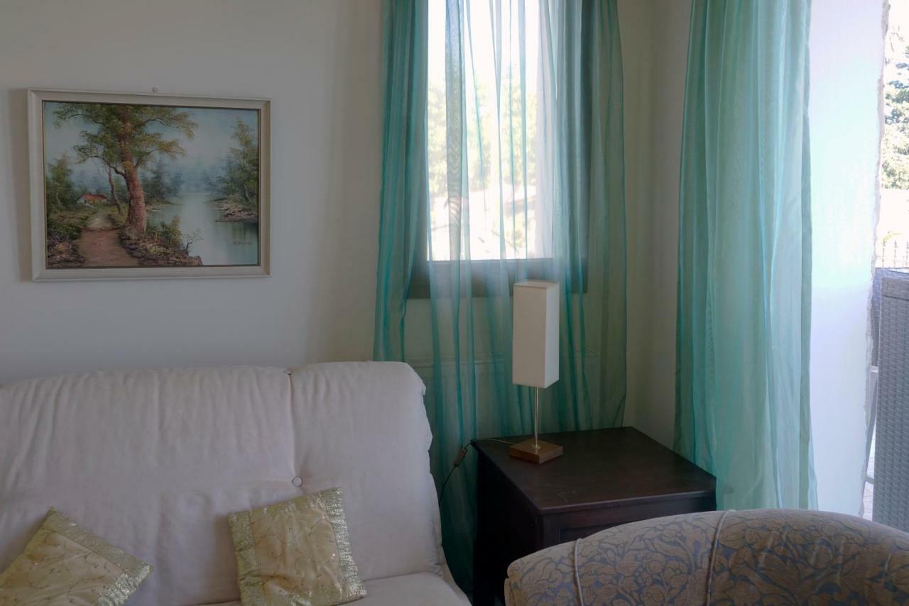 Villa Nikolina Dhrousha Екстер'єр фото